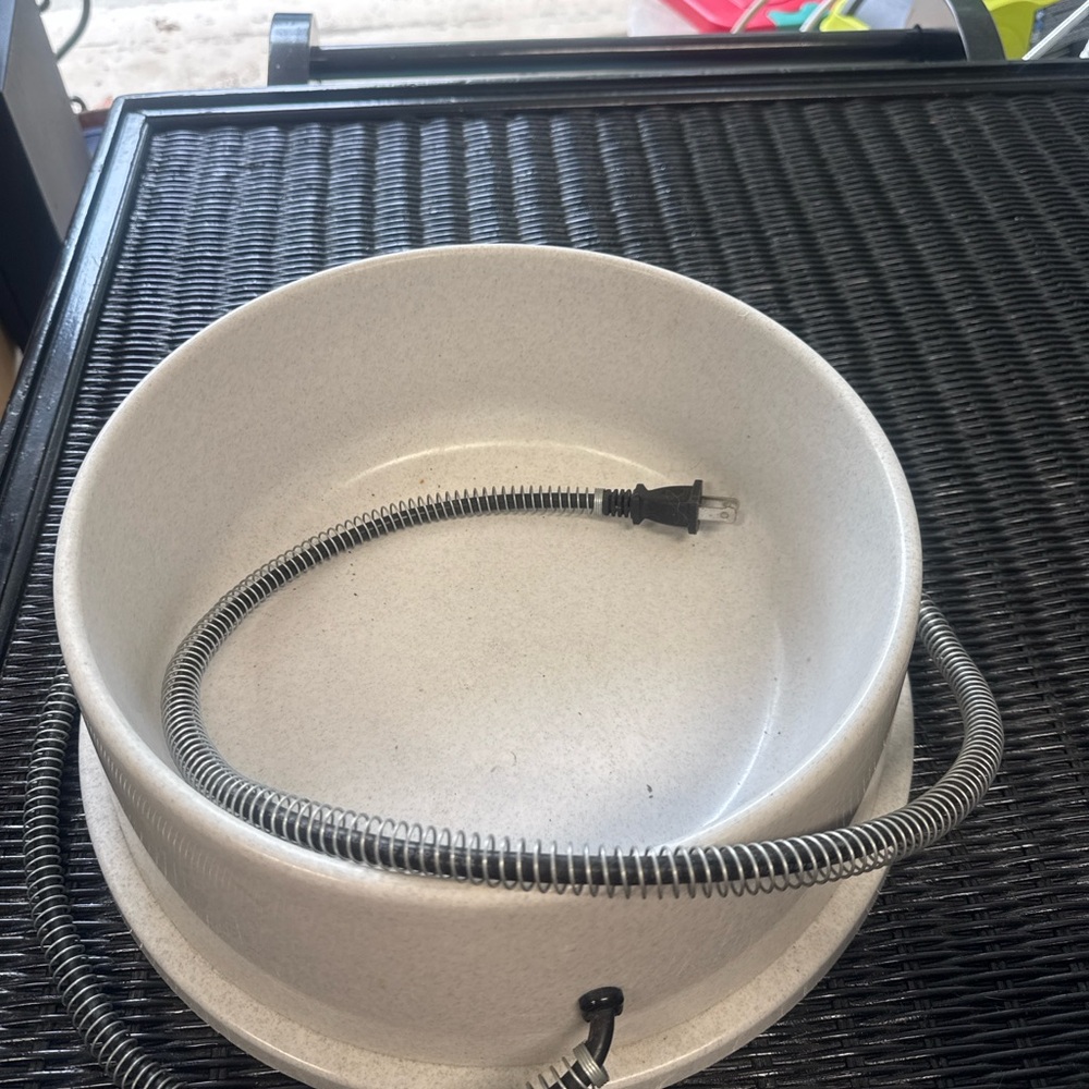 White Electric Heated Pet Bowl